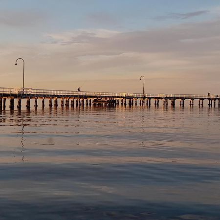 Beautiful Apartment 100Mts Near The Beach In Port Melbourne Eksteriør bilde
