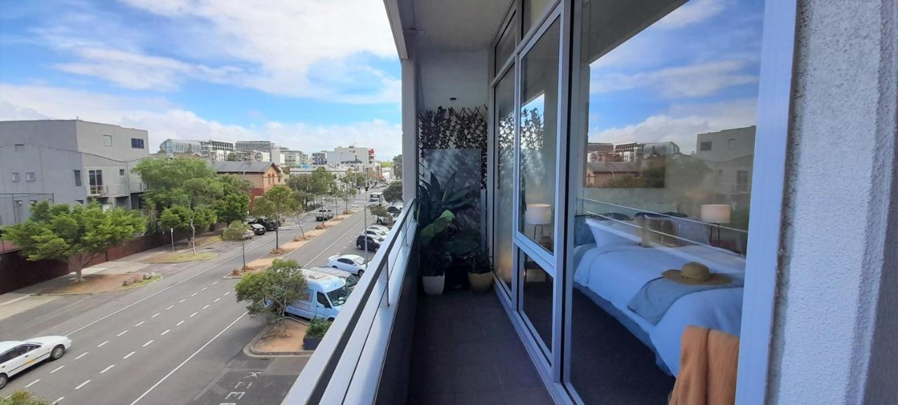 Beautiful Apartment 100Mts Near The Beach In Port Melbourne Eksteriør bilde