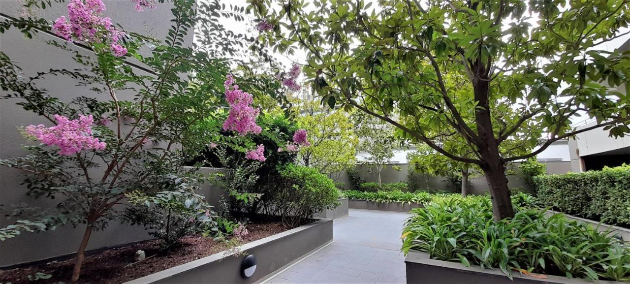 Beautiful Apartment 100Mts Near The Beach In Port Melbourne Eksteriør bilde