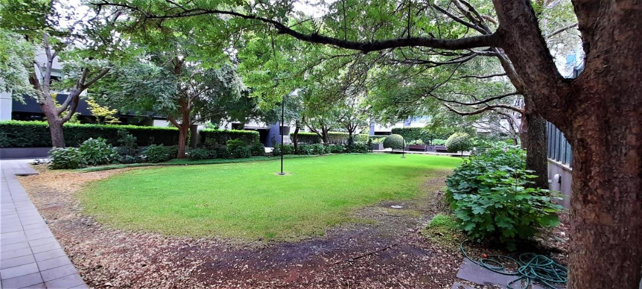 Beautiful Apartment 100Mts Near The Beach In Port Melbourne Eksteriør bilde