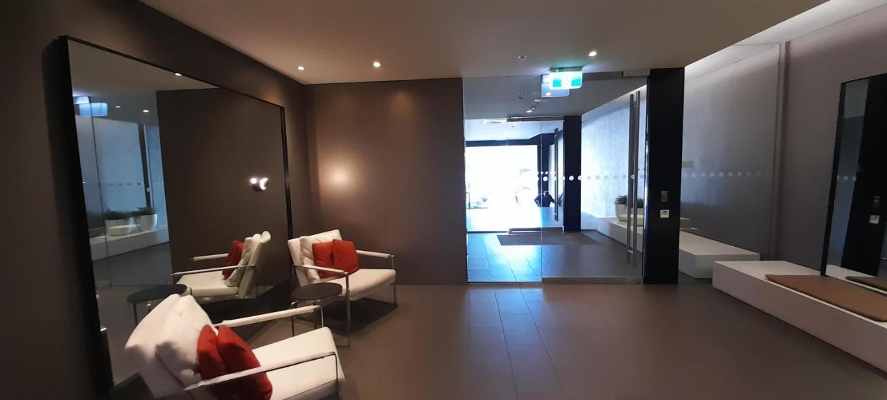 Beautiful Apartment 100Mts Near The Beach In Port Melbourne Eksteriør bilde